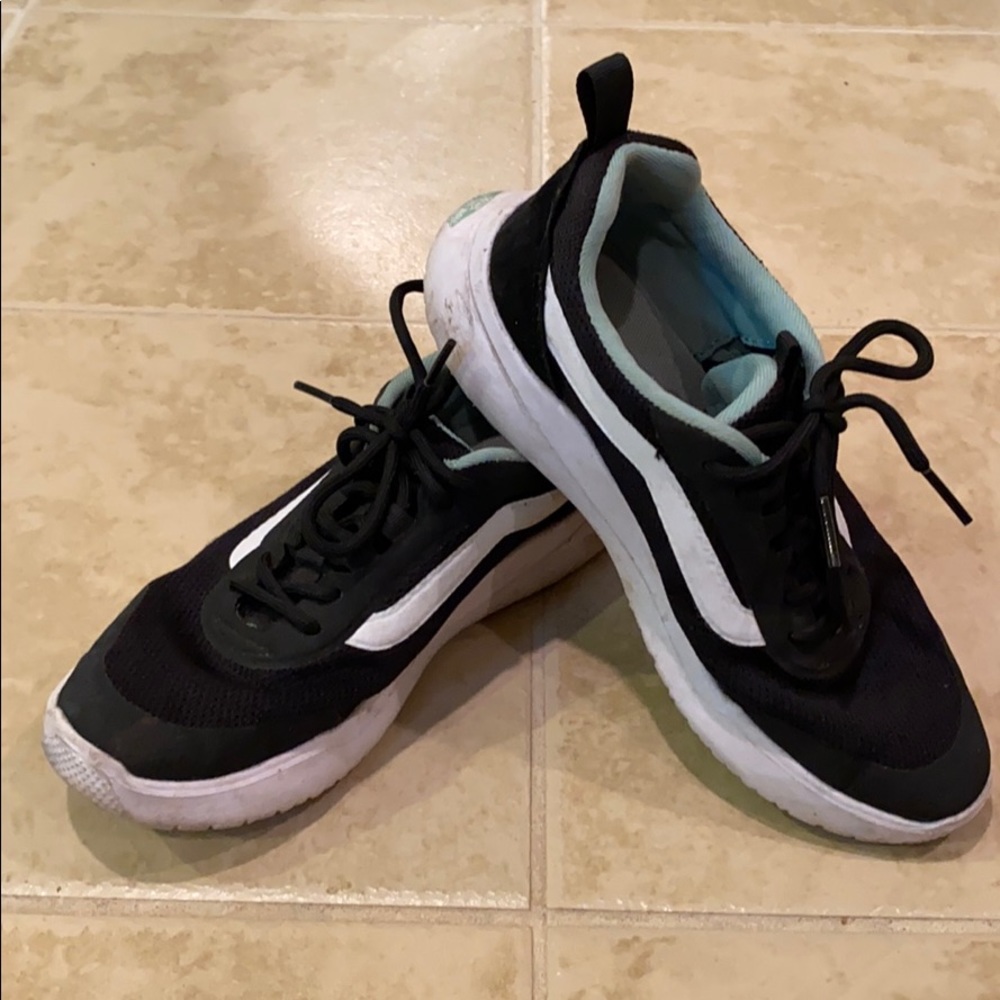 Vans Running Shoes - Picture 3 of 5